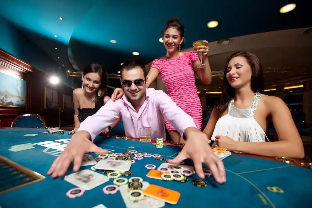Filipino players browsing winhq sports and casino categories on mobile